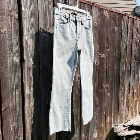 Banana Republic light wash cropped demi bootcut raw hem jean size 4 - Picture 4 of 16